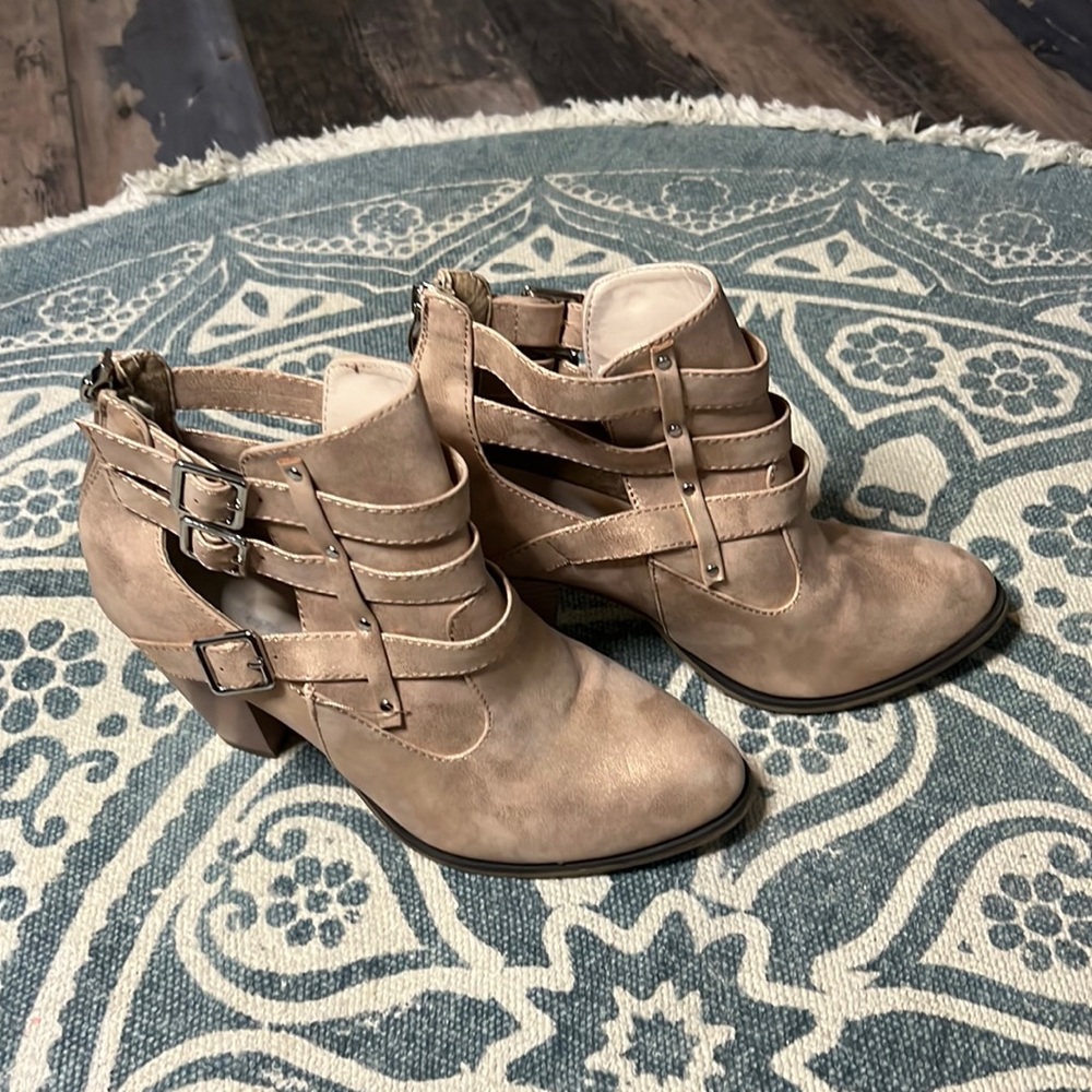 Forever Metallic Ankle Boots Size 9